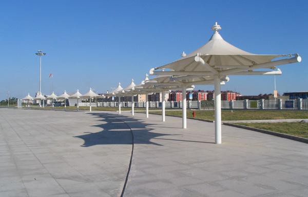 張拉膜結(jié)構(gòu)長廊遮陽棚